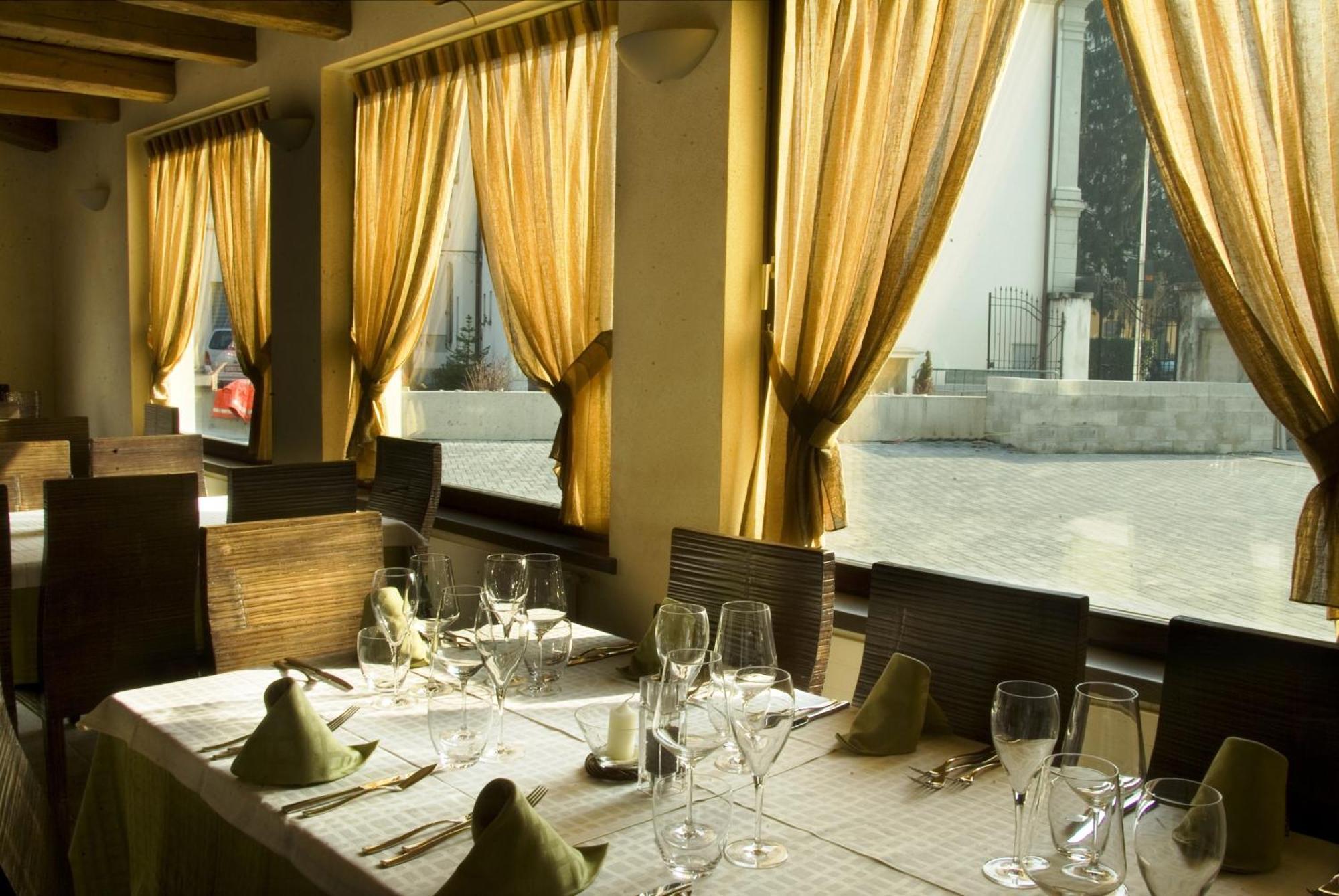 Hotel San Lorenzo Chiavenna Ngoại thất bức ảnh